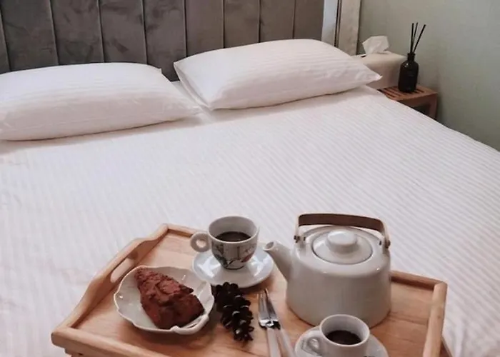 1min Hongdae Station And 1 Minute Hongdae Main Street 6 People 3beds Luxury *