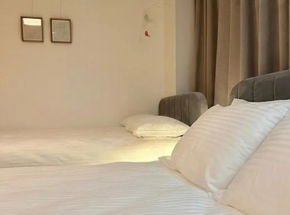1min Hongdae Station And 1 Minute Hongdae Main Street 6 People 3beds Luxury 서울특별시